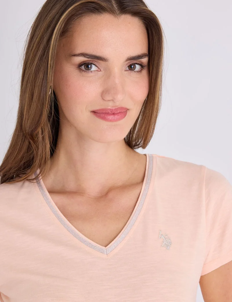 Футболка U.S. Polo Assn Metallic Trim V-neck, персиковый — фото 4