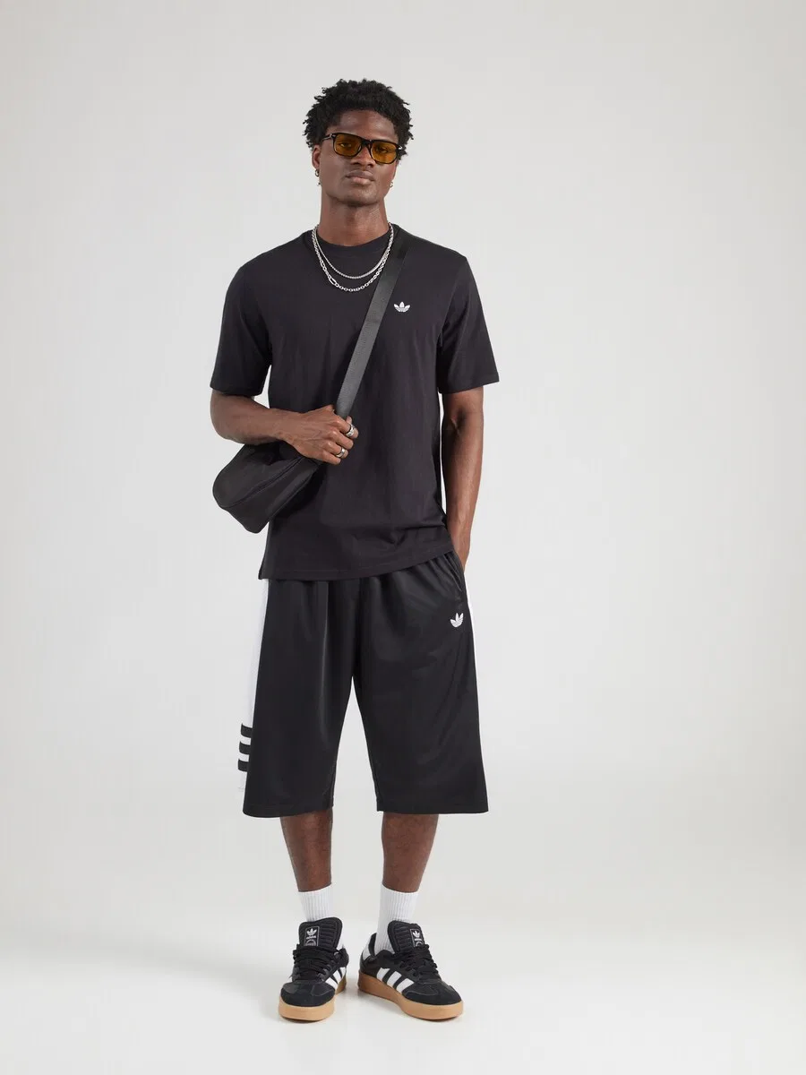 Футболка ADIDAS ORIGINALS 'Trefoil Essentials' черного цвета — фото 4