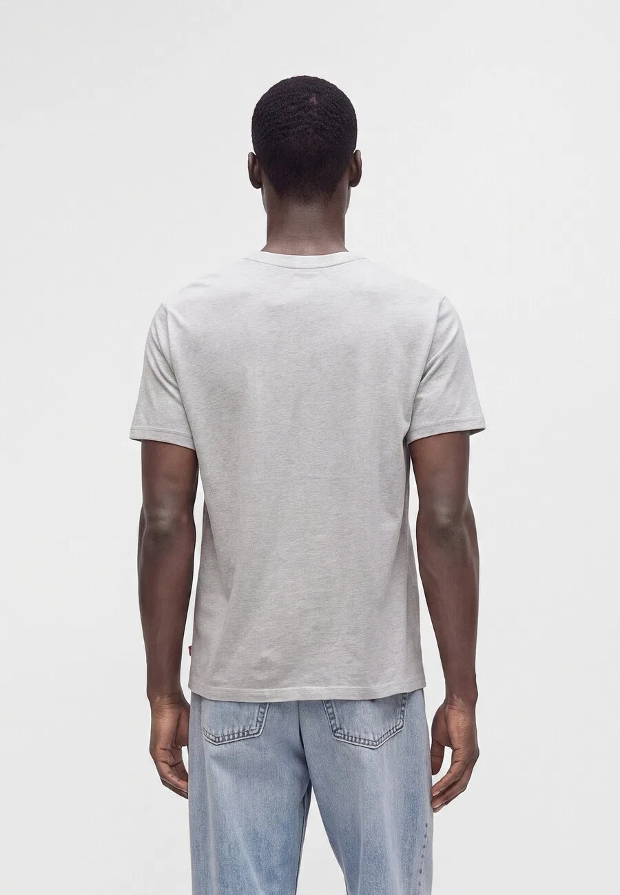Футболка LEVI'S серого цвета с пятнистым рисунком — фото 4