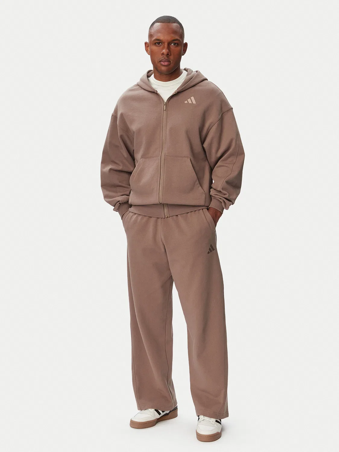 Мужские спортивные брюки свободного кроя Kit Small Logo Wide Adidas, бежевый — фото 2