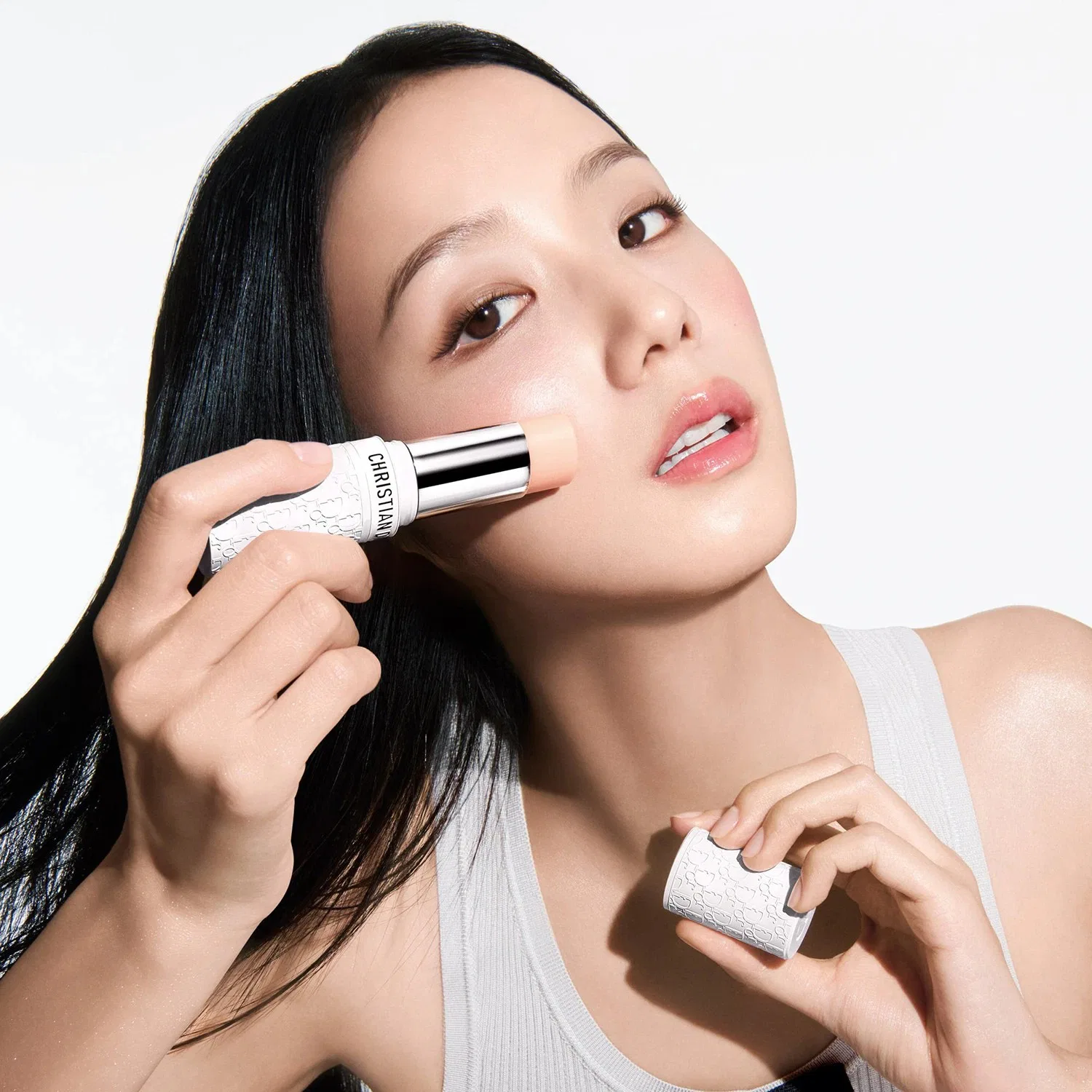 Стик солнцезащитный матирующий с невидимым UV-фильтром SPF 50 PA++++ DIOR, 10 г — фото 4