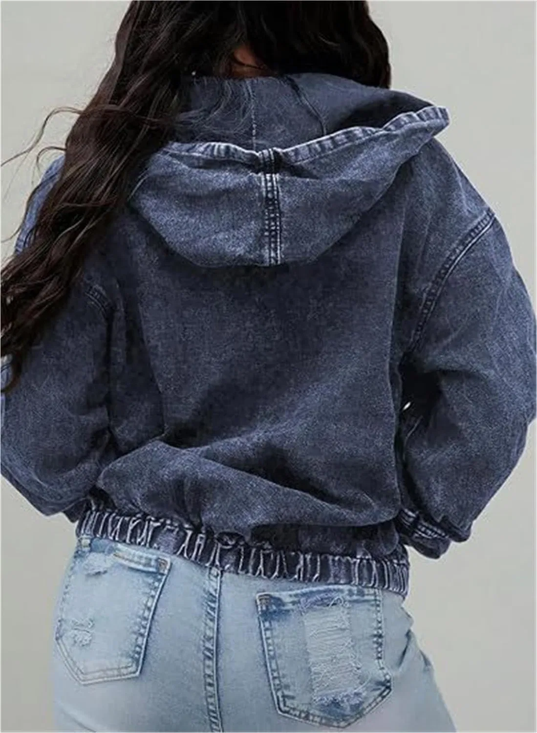 Женская джинсовая куртка oversize с капюшоном и молнией, черная, Blue — фото 3