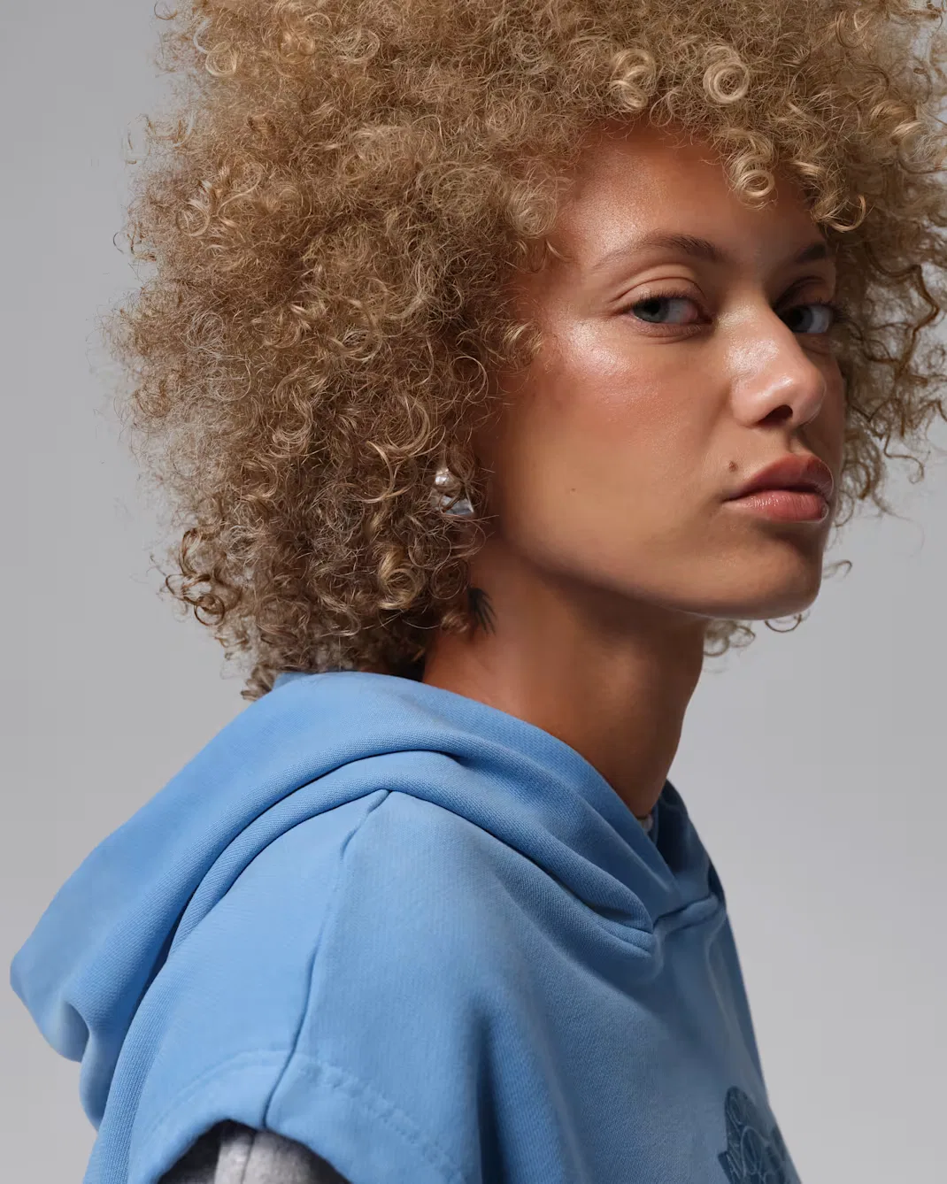 Женская толстовка с короткими рукавами из французского трикотажа Jordan Flight Fleece, Blue Beyond/Deep Royal/True Blue — фото 3