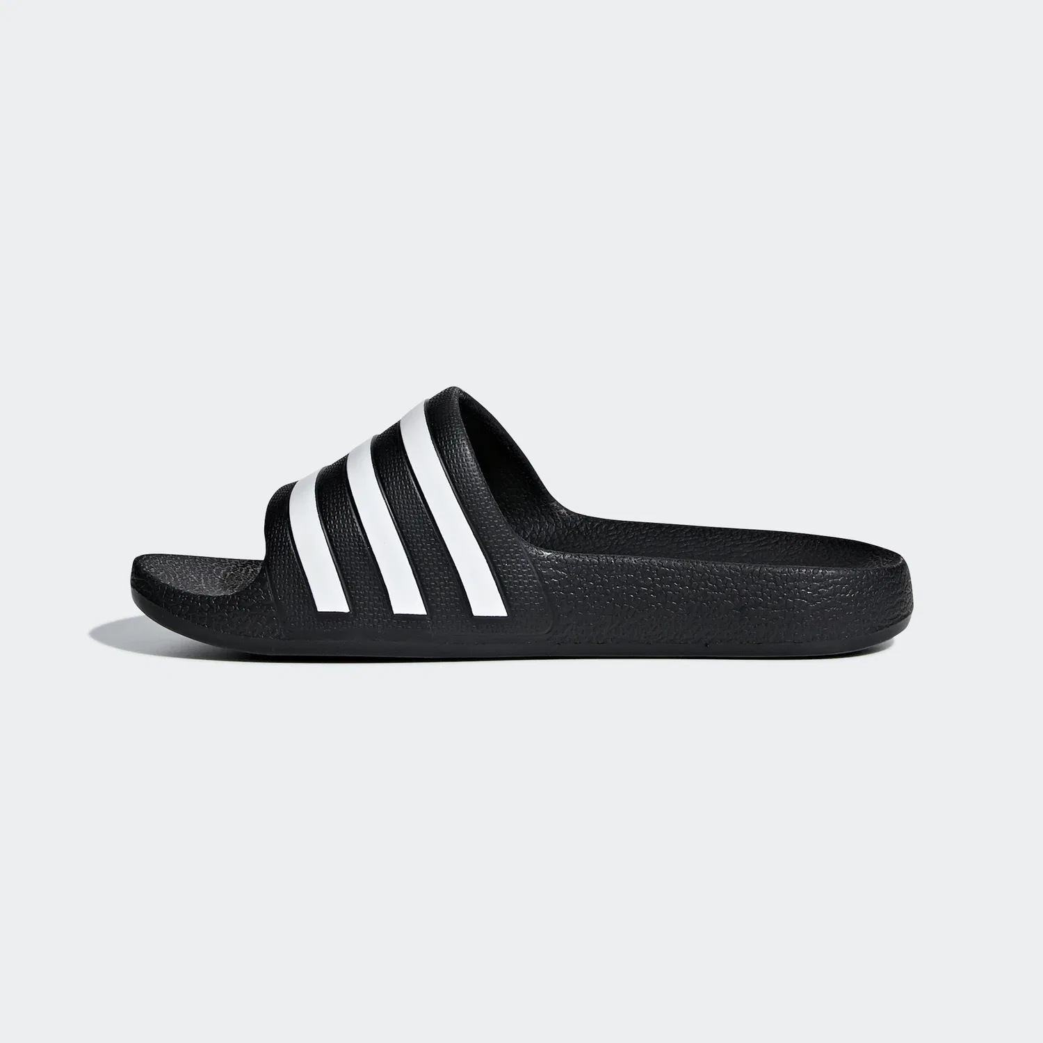 Детские шлепанцы с 3-полосным ремешком Adidas Sportswear, Core Black/Ftwr White/Core Black — фото 3