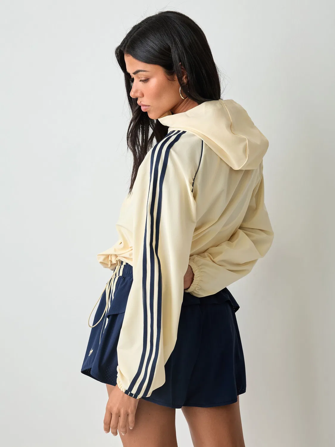 Кремовая спортивная куртка на молнии adidas Originals — фото 3