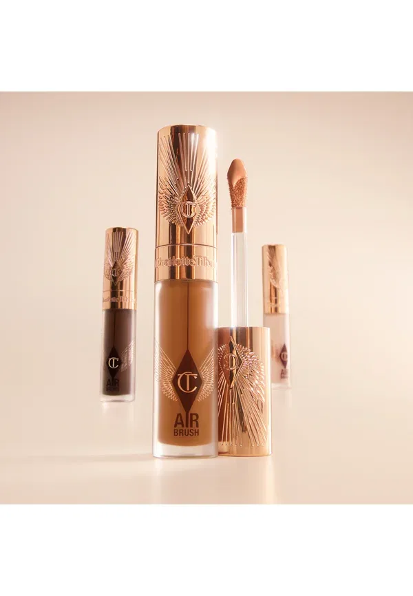 Консилер Airbrush flawless blur - консилер 8.3 г Charlotte Tilbury, цвет 13.5 deep — фото 4