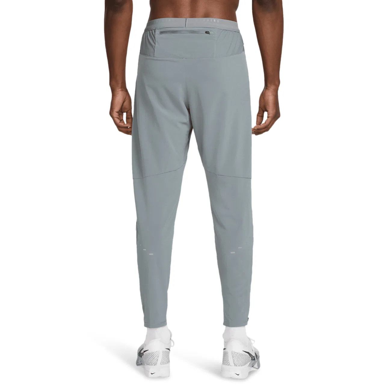 Мужские спортивные брюки с влагоотводящей тканью Dri-FIT Stride Woven Pant Nike, Smoke Grey/Reflective Silver — фото 2