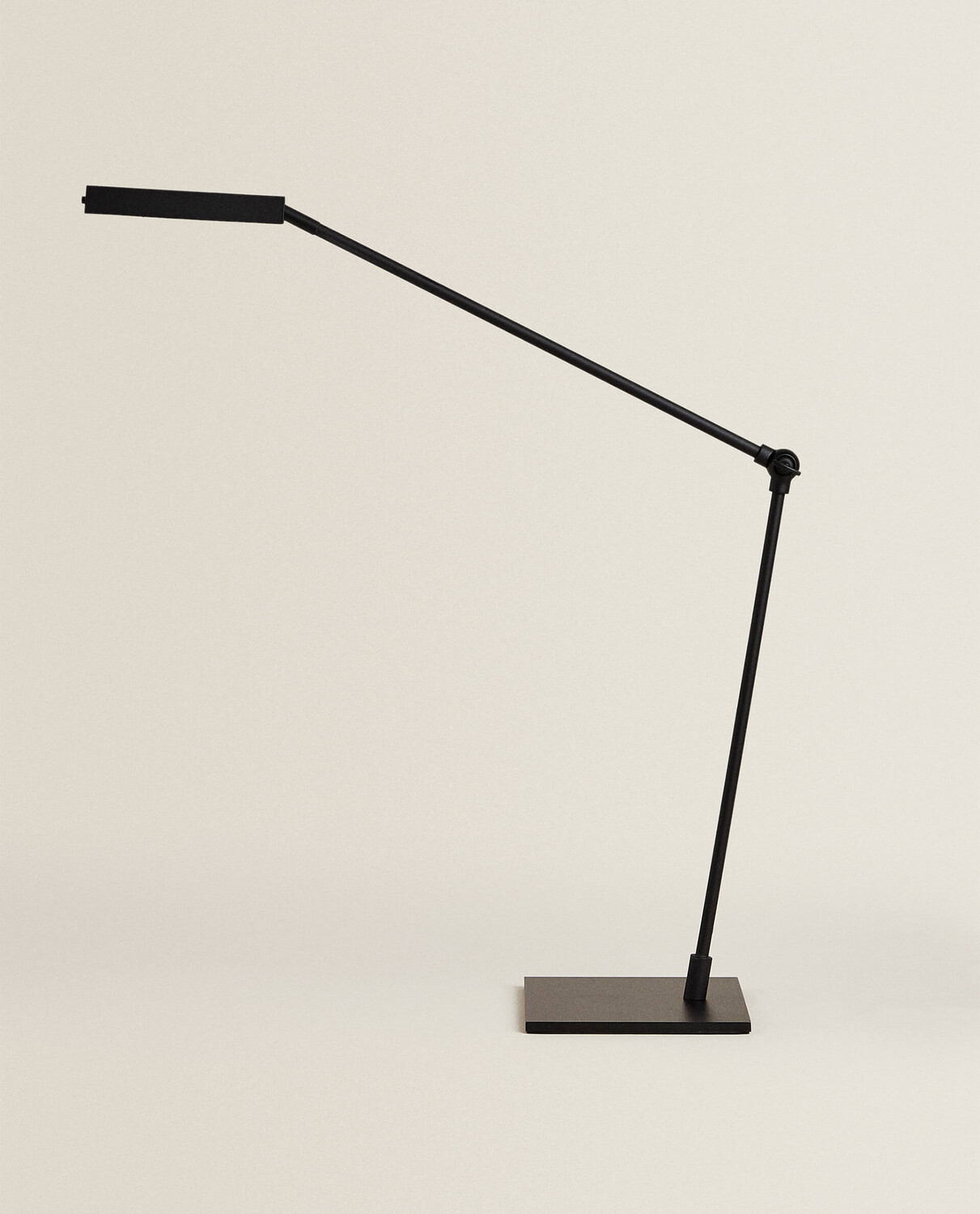 

Лампа настольная Zara Home Led Metal