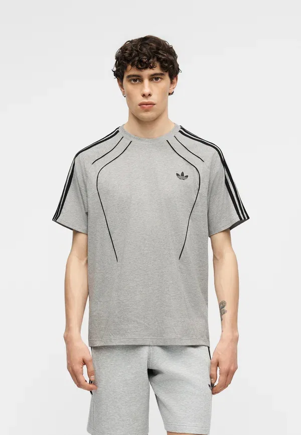 Футболка с принтом Spacer - футболка с принтом Adidas Originals, серый — фото 3