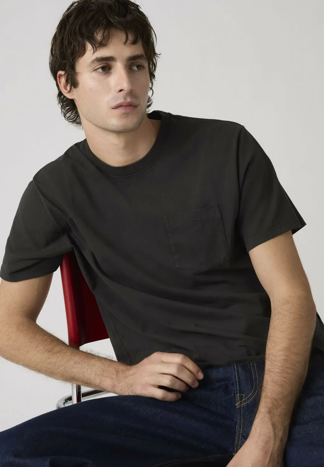 Свободная футболка с карманом - базовая футболка Levi'S, Garment Dye Fa - Blacks — фото 4