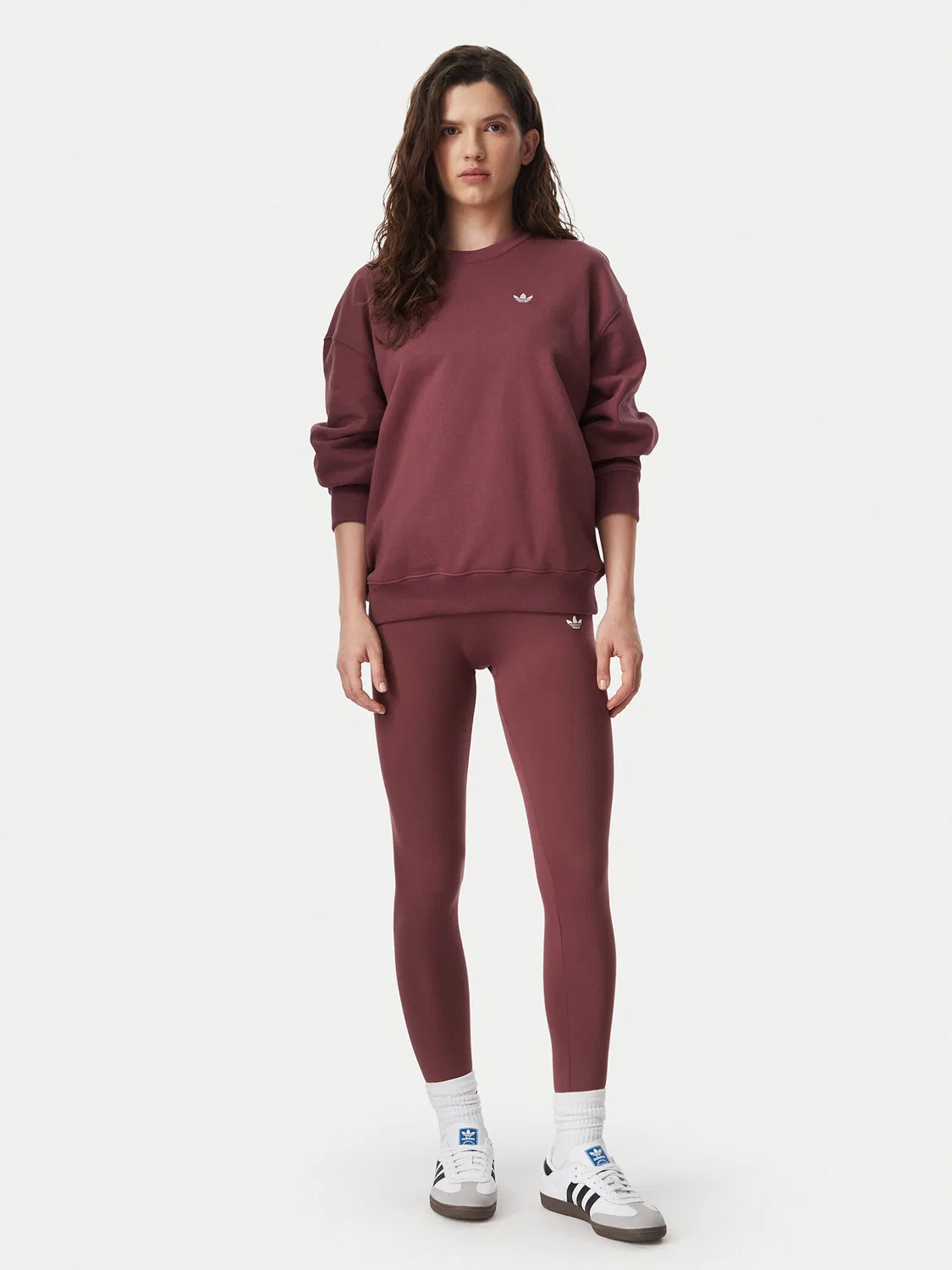Женская толстовка стандартного кроя Essentials Crew Long Fleece Sweatshirt Adidas, коричневый — фото 2