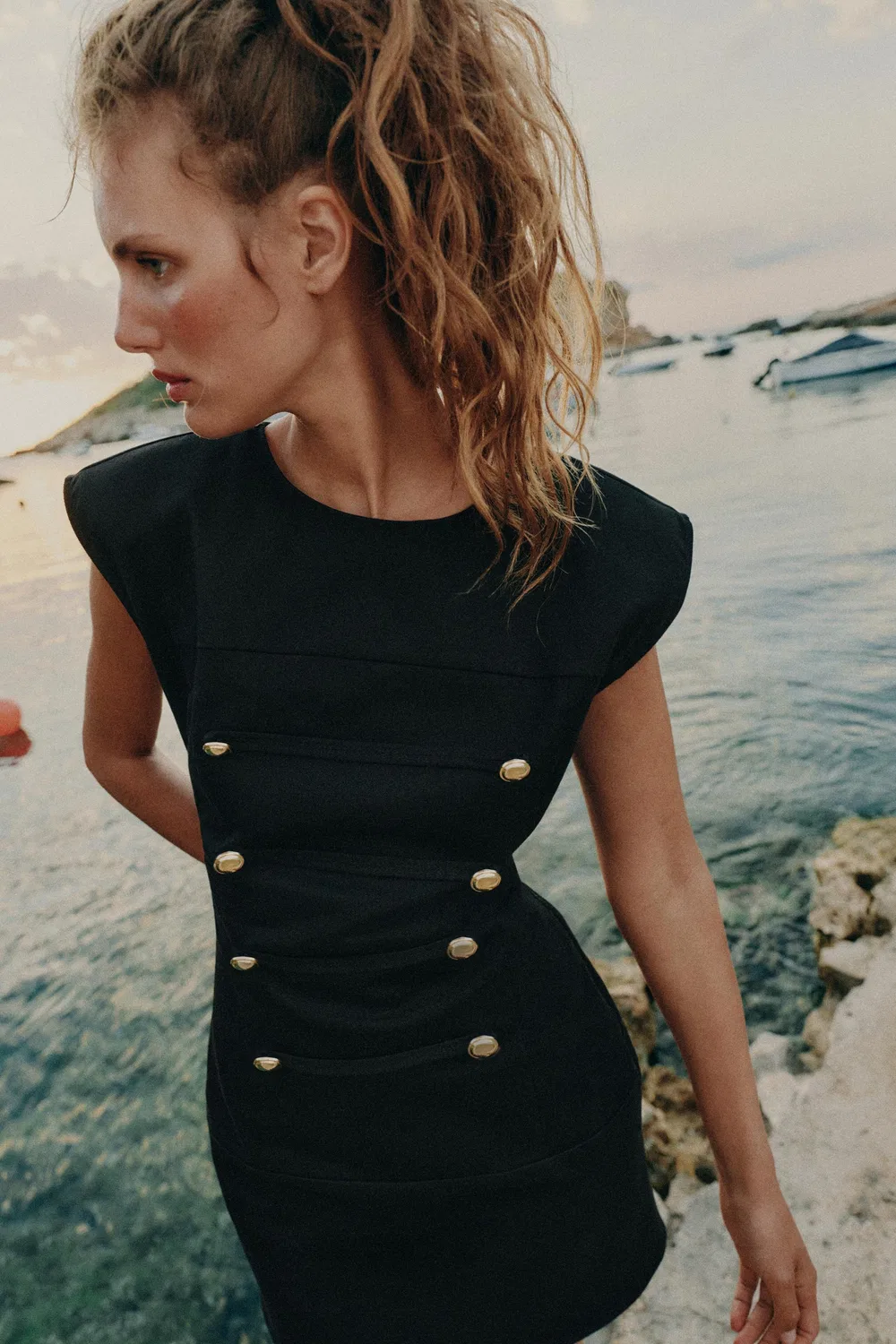 КОРОТКОЕ ПЛАТЬЕ С ЗАСТЕЖКОЙ-ЛЯГУШКОЙ ZARA, Black — фото 4