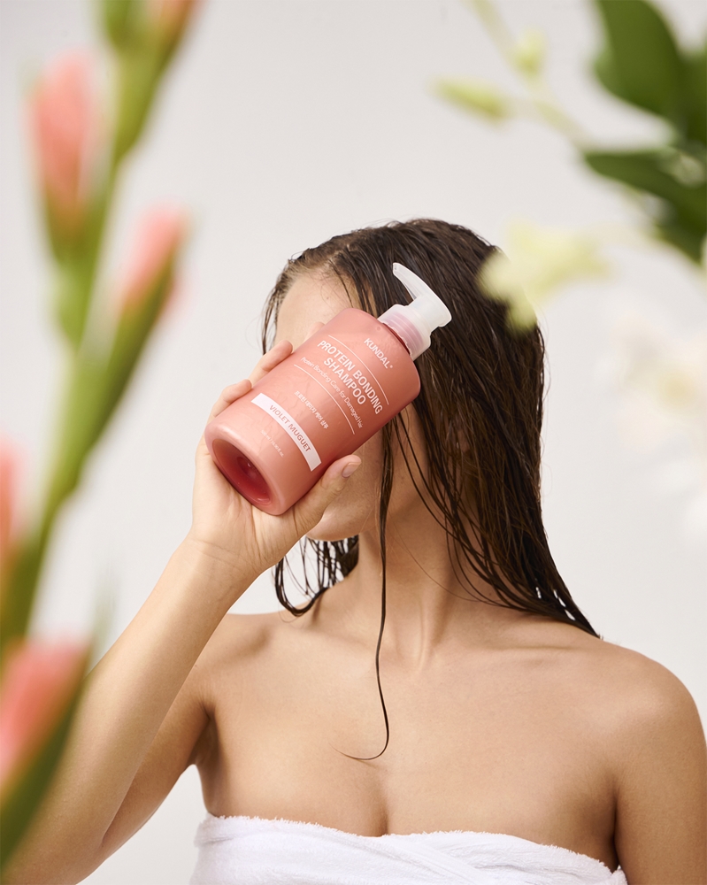 Питательный шампунь Protein Bonding Care для сухих и поврежденных волос Kundal, aromatas violet muguet 500 мл — фото 2