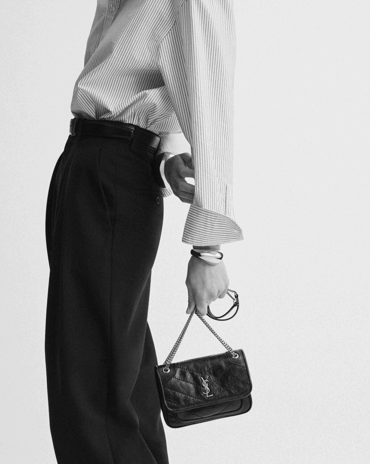 Мини-сумка NIKI из зернистой ягнячьей кожи Saint Laurent, зеленый — фото 2