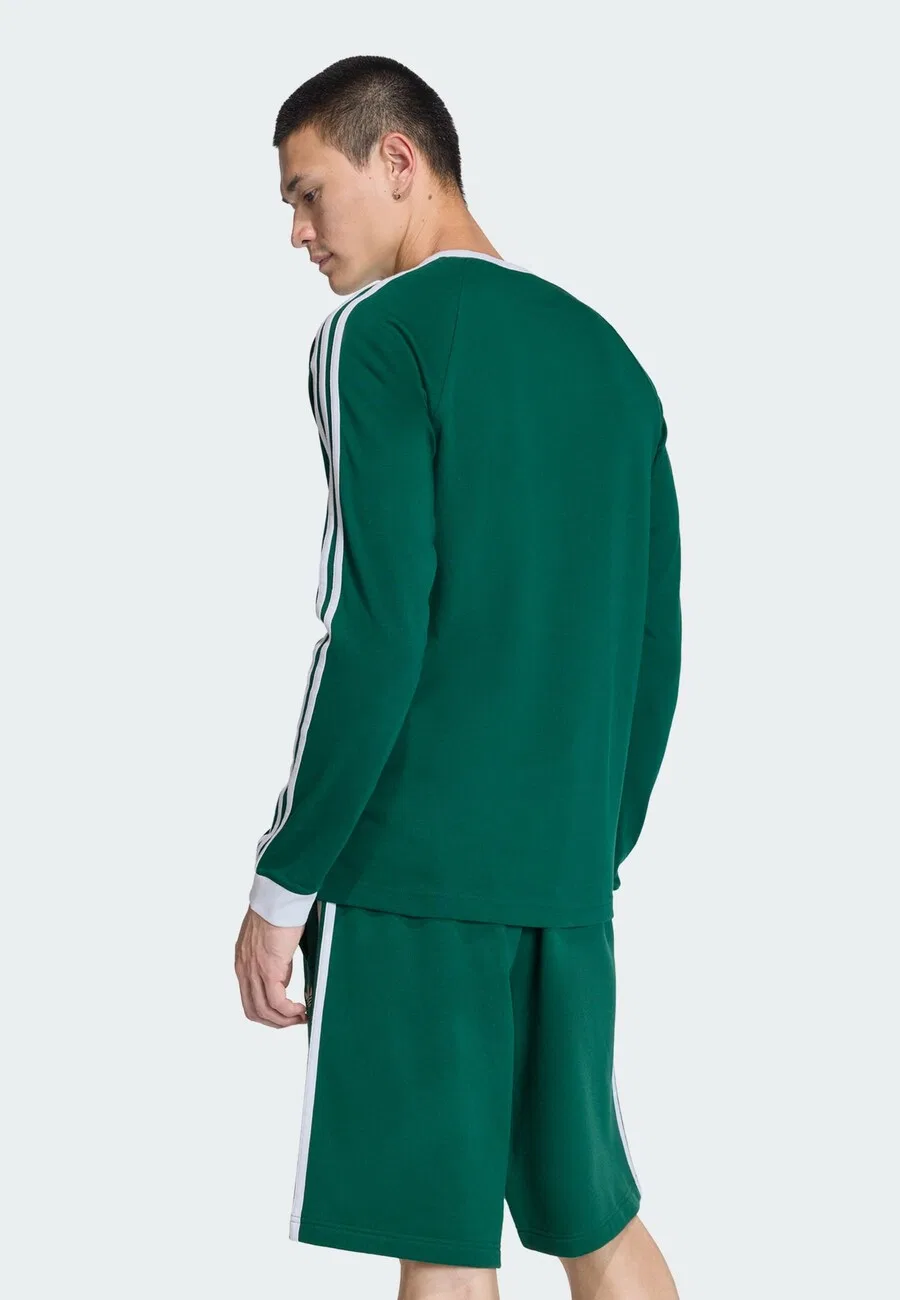Футболка ADIDAS ORIGINALS '3-STRIPES LONGSLEEVE' цвета еловой хвои — фото 3