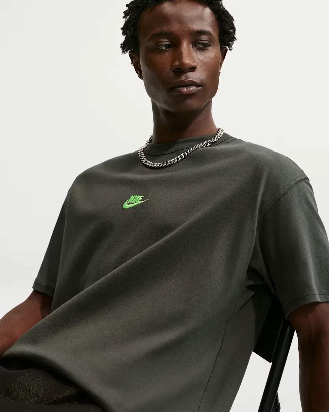 Мужская футболка Nike Sportswear Premium Essentials, Newsprint — фото 3