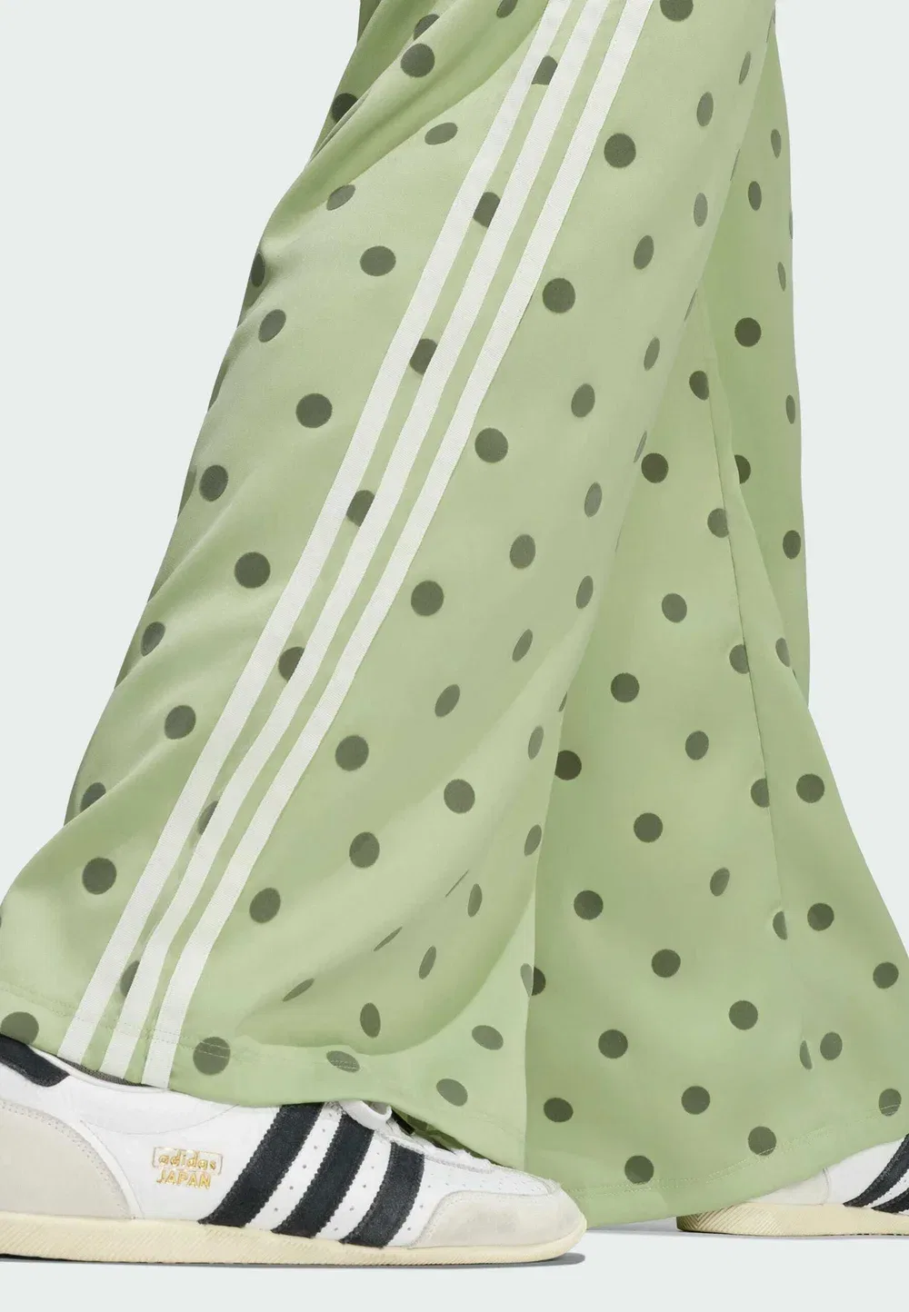 Брюки с широкими штанинами из атласа в горошек Adidas Originals, Magic Lime — фото 3