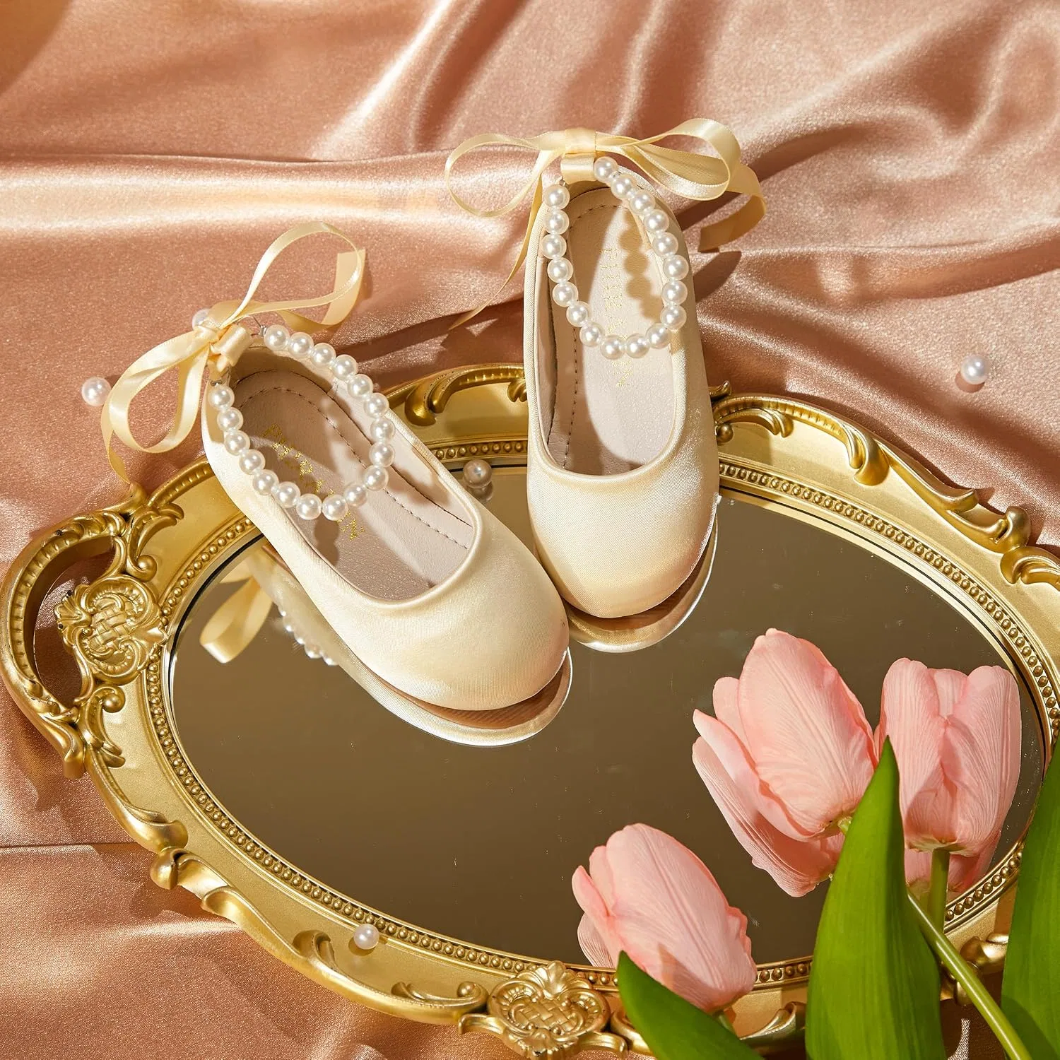 Детские туфли-балетки для девочек с жемчужным ремешком PHIRAMIN, Gold Pearl Strap — фото 3