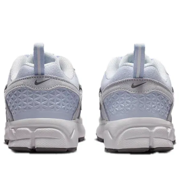 Детские кроссовки с шнуровкой Nike Air Zoom Vomero 5 Football Grey Pencil Point, синий — фото 3