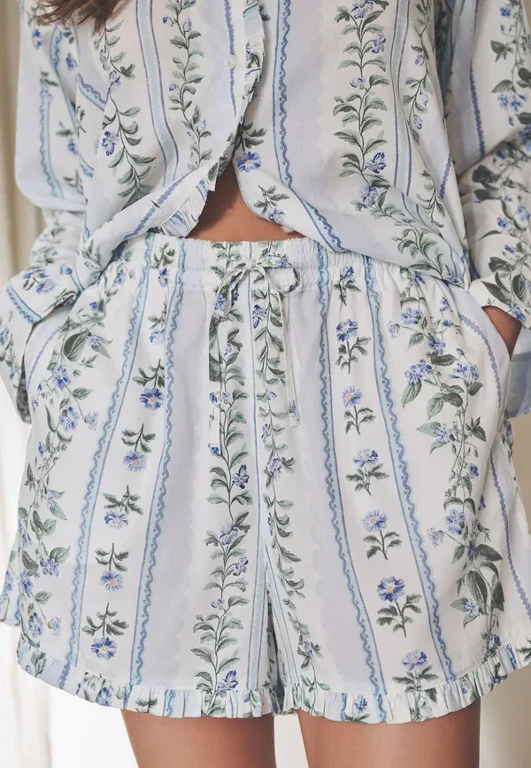Пижамный комплект с цветочным принтом Regular fit Next cream floral, кремовый — фото 3