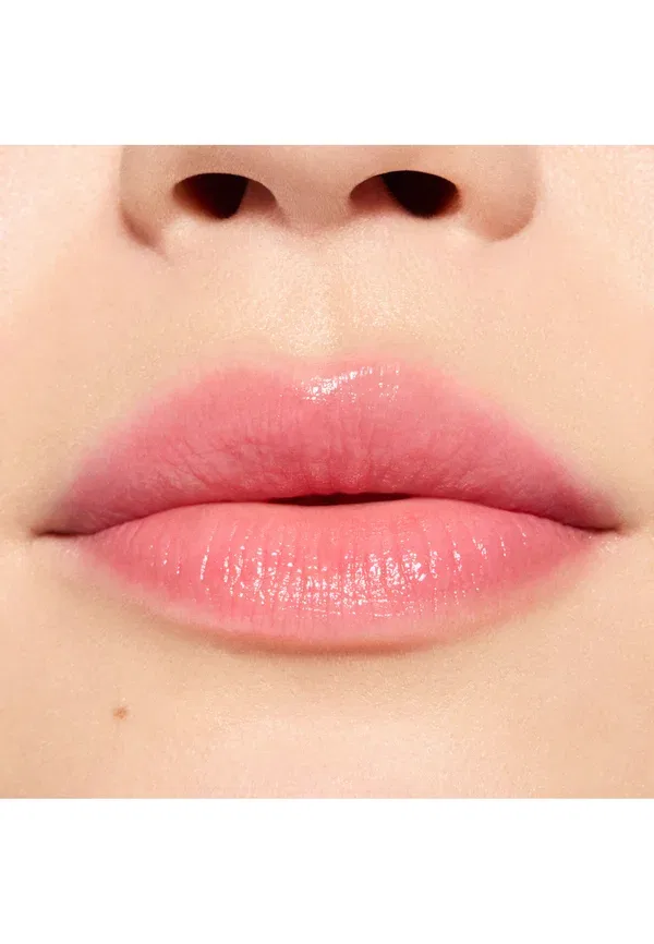 Бальзам для губ с pH-активным оттенком Glow Play Tendertalk Lip Balm Mac, Smile, 3.14 г, цвет smile — фото 2