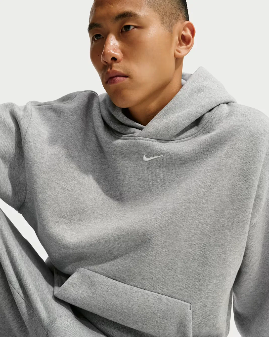 Мужская толстовка с капюшоном Nike Solo Fleece, Dark Grey Heather/Sail — фото 3