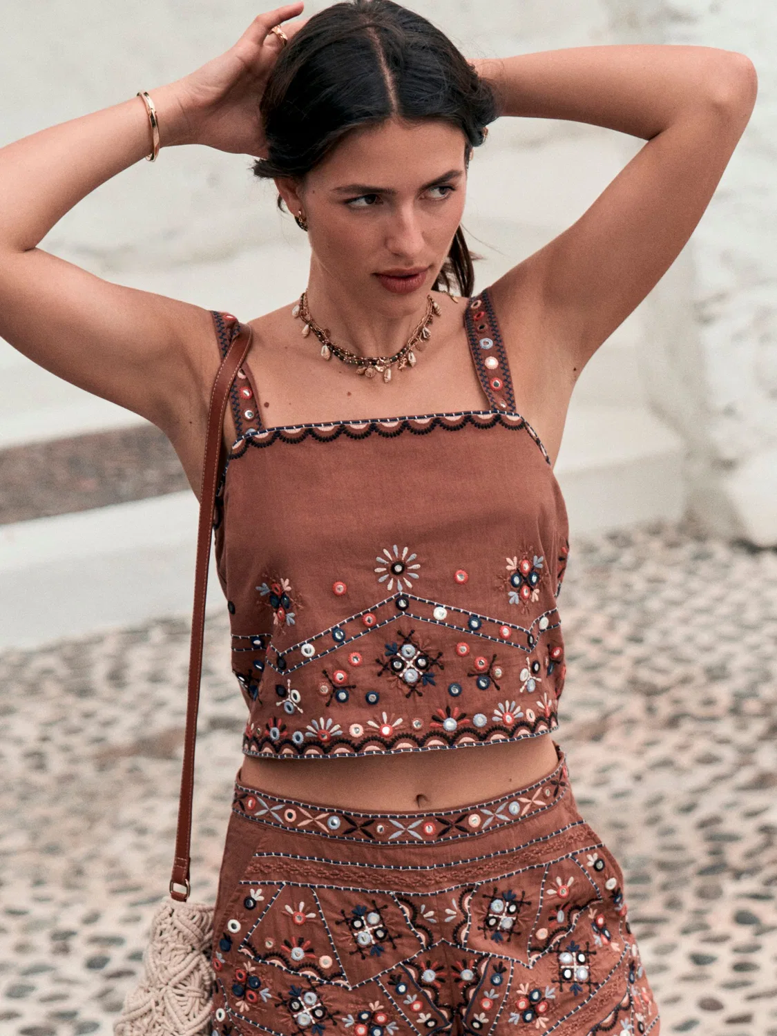 Топ с вышивкой и зеркальными деталями Rust Brown Embroidered Mirror Detail Shell Top Next, ржаво-коричневый — фото 2