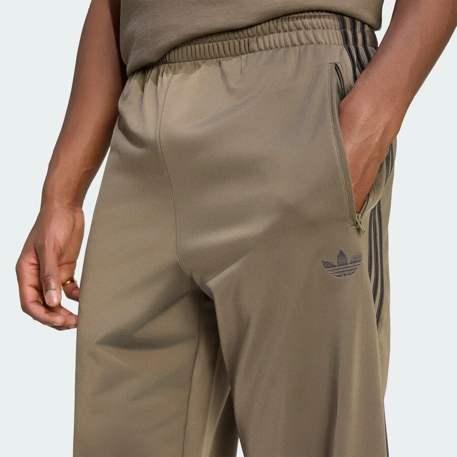 Брюки ADIDAS ORIGINALS Regular Pants 'Firebird' в коричневом цвете с пятнистым рисунком — фото 4