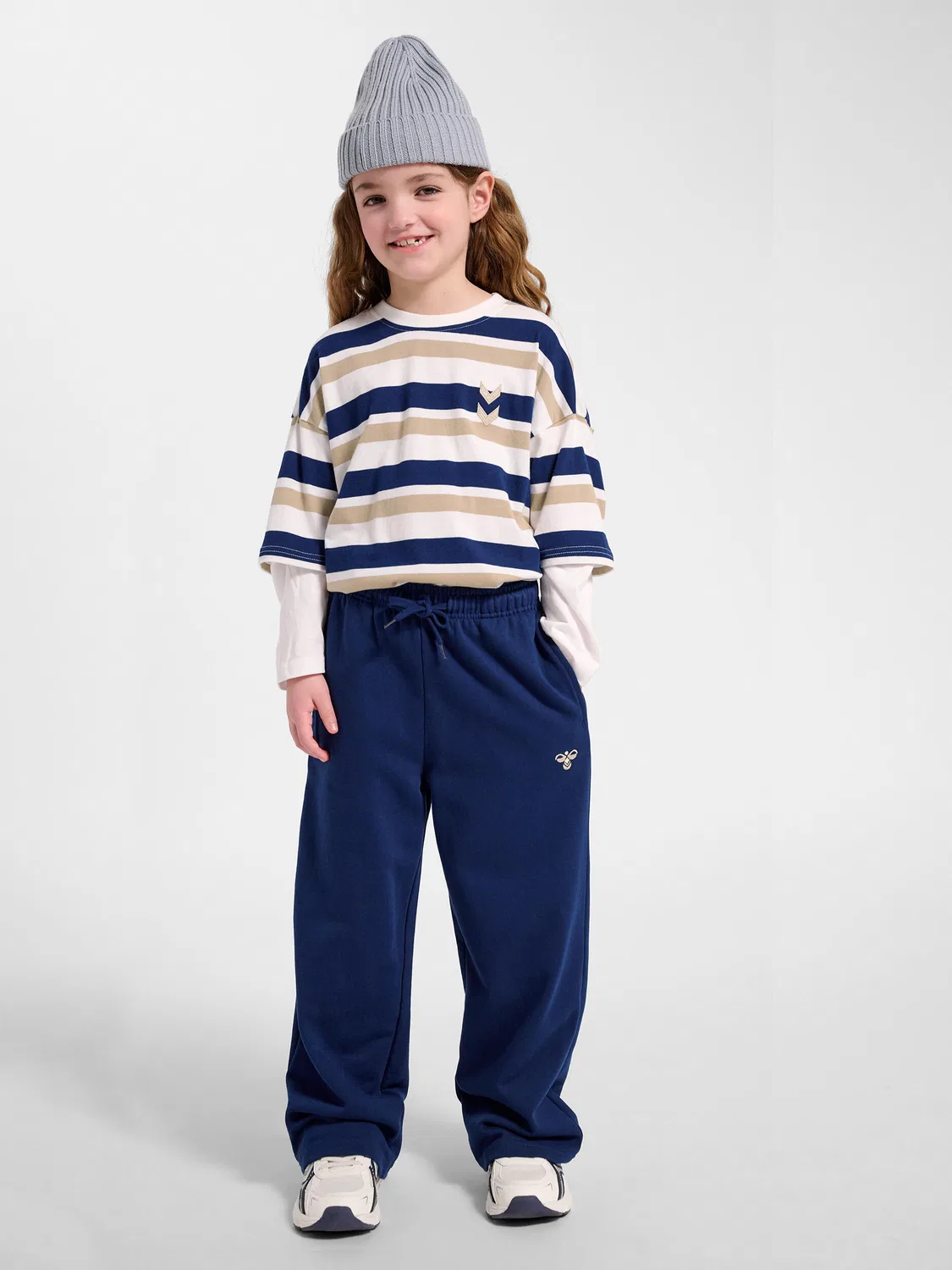 Детские спортивные штаны свободного кроя Hmljr Jump Hummel, Kosmosblau — фото 3