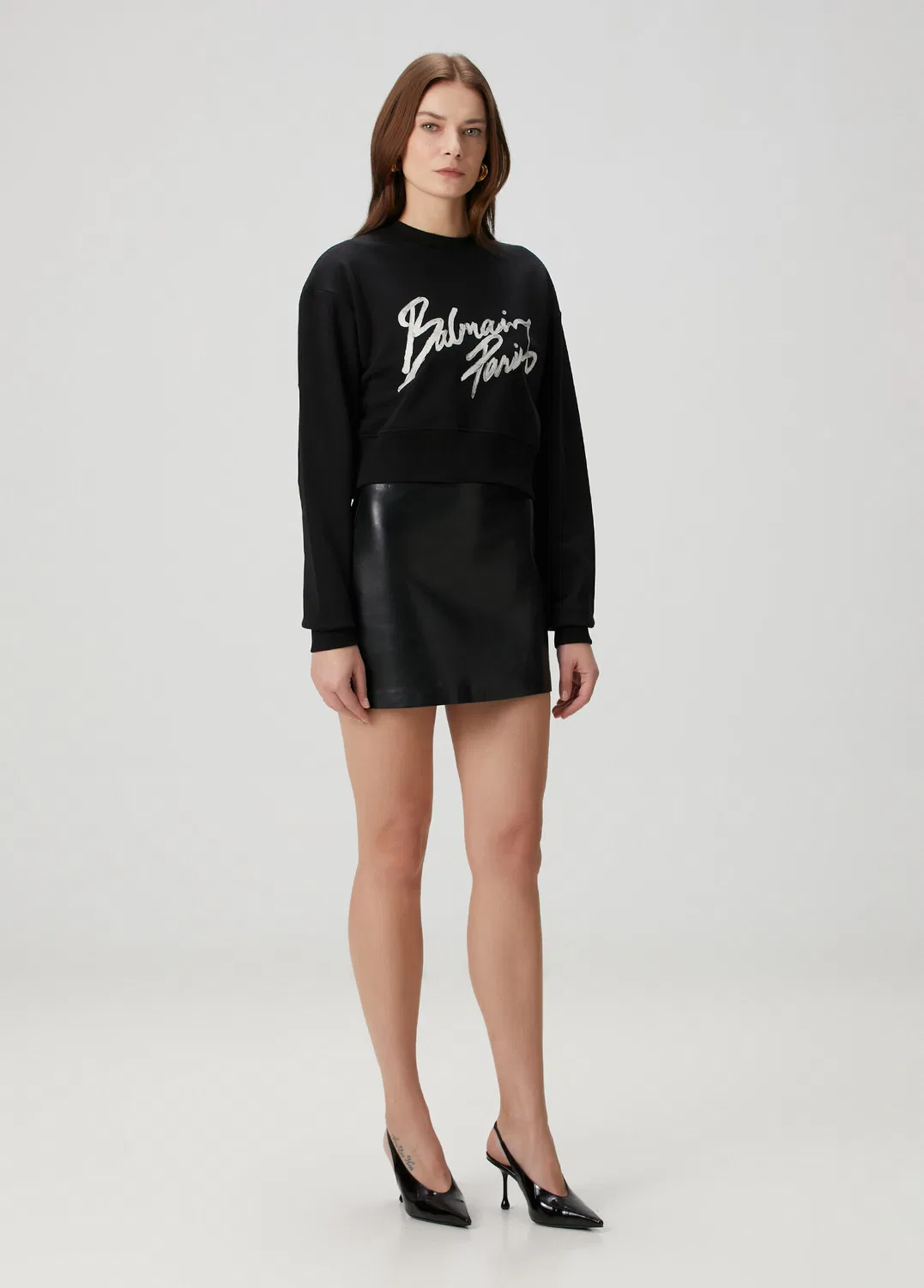 Свитшот женский Balmain Siyah Logolu Crop, черно-белый — фото 2