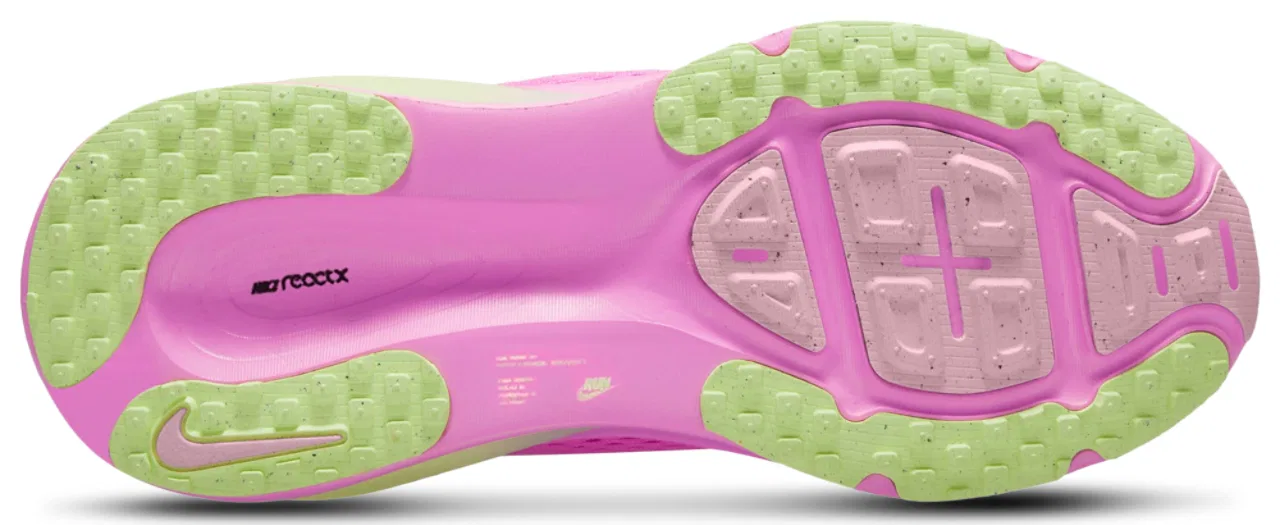 Кроссовки для девочек Vomero 18 Nike, цвет Pink Spell/Barely Volt — фото 4