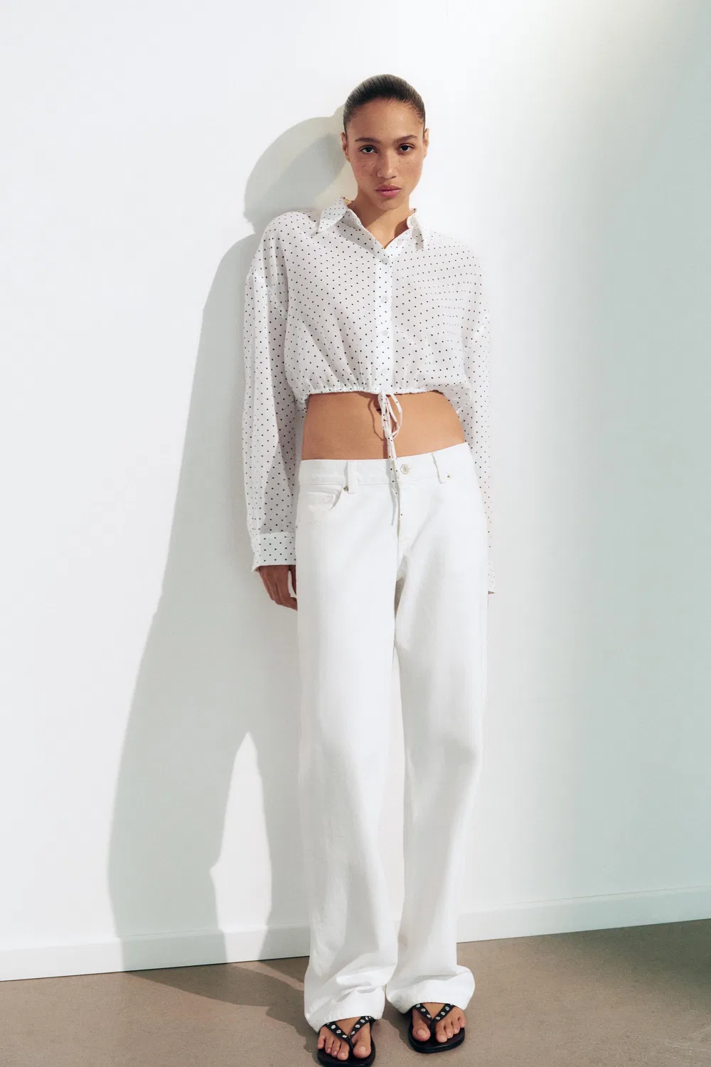 Укороченная шифоновая рубашка в горошек с регулируемым шнурком ZARA, Black/White