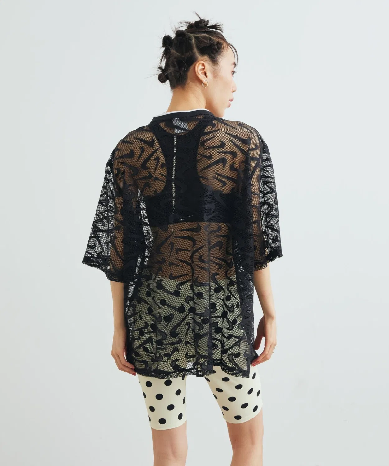 Женская футболка оверсайз с кружевным принтом Nike Sportswear Chill Lace, Black — фото 4