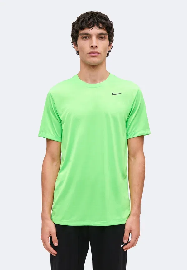 Футболка дышащая Tee reset Nike Performance Green Strike, черный/зеленый