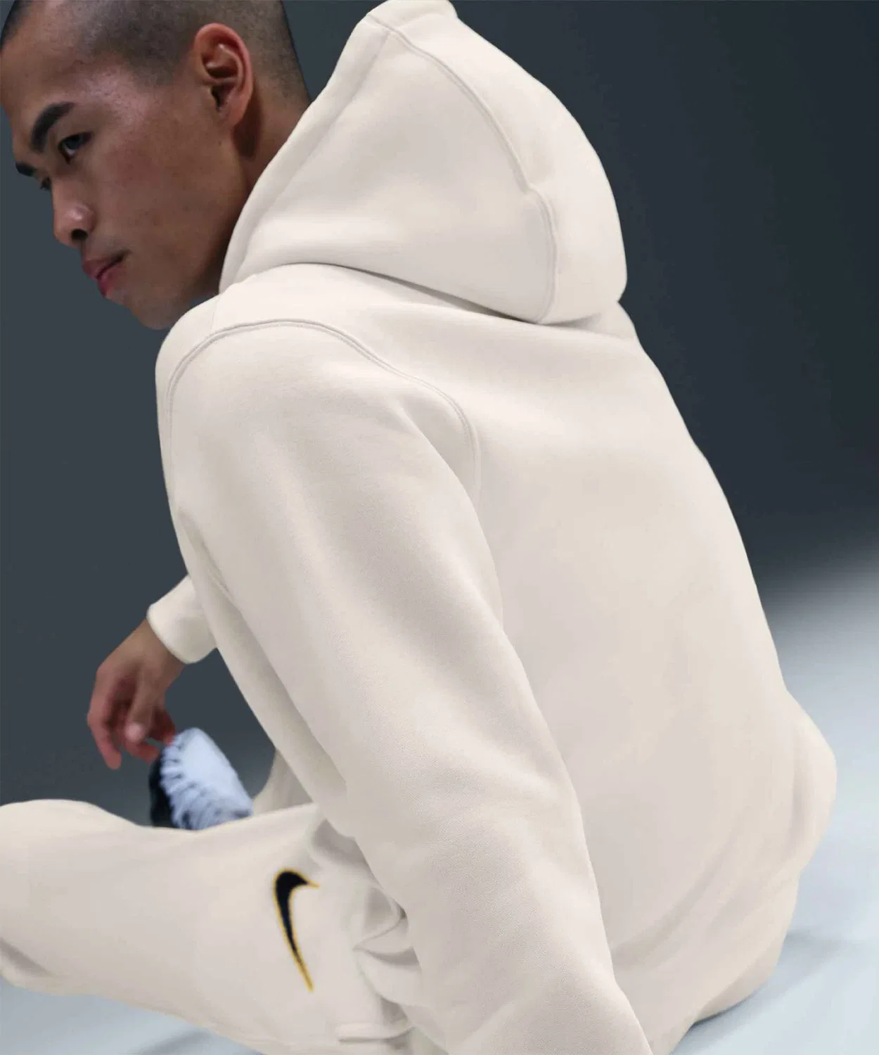 Мужское худи с принтом и длинным рукавом NIKE AS M NK CLUB BB HDY NEO V, Dark Gray — фото 2