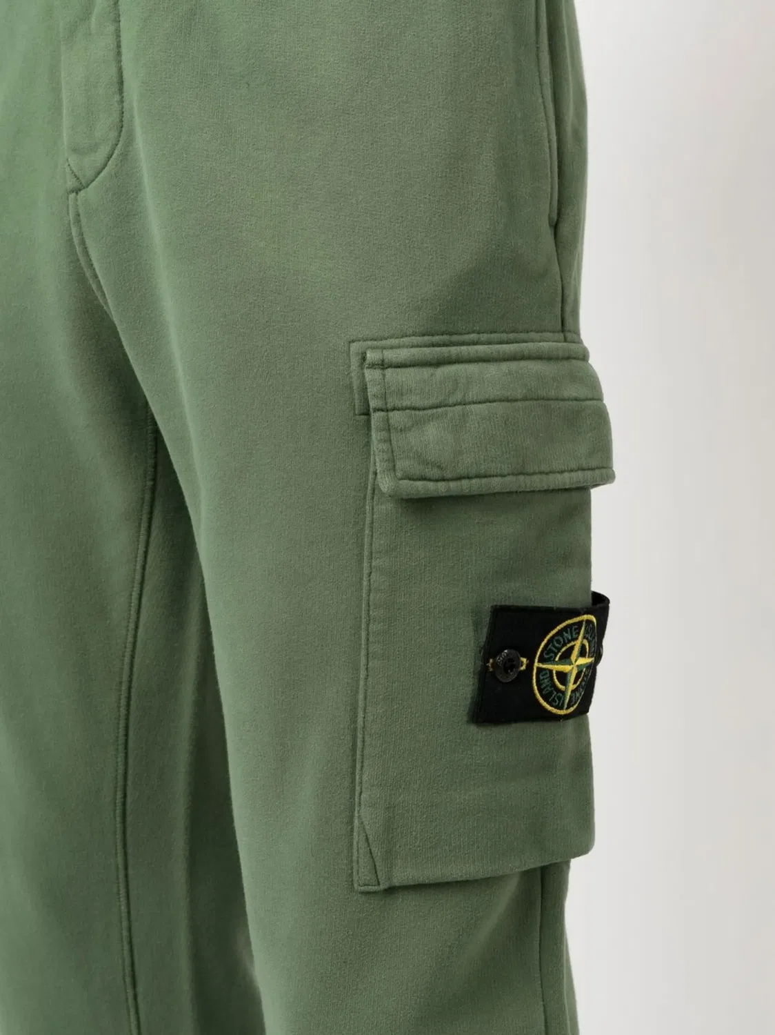 Спортивные брюки с эмблемой Compass от Stone Island, военная зеленая — фото 2