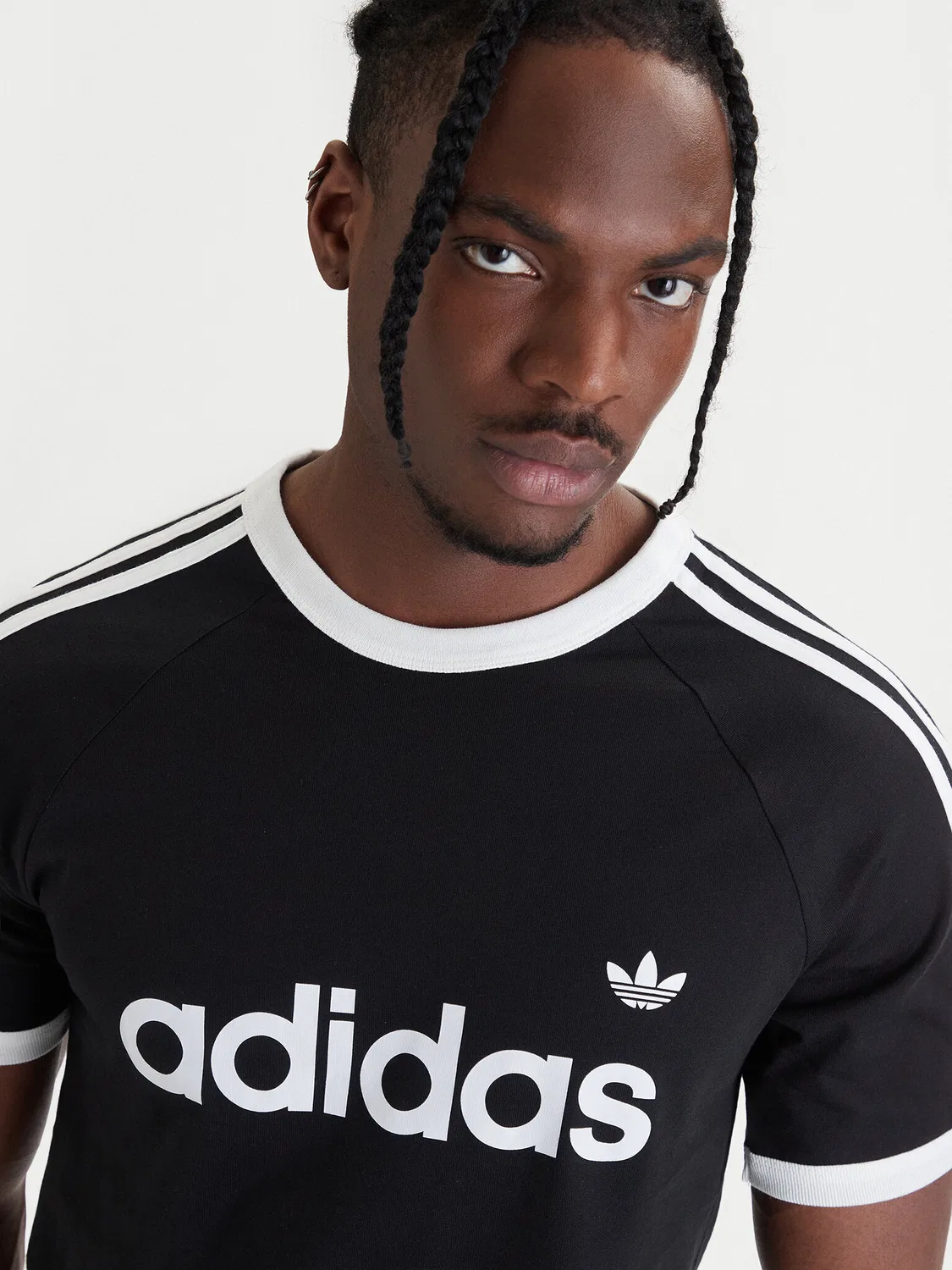 Мужская футболка приталенного кроя Ringer Adidas, черный — фото 4