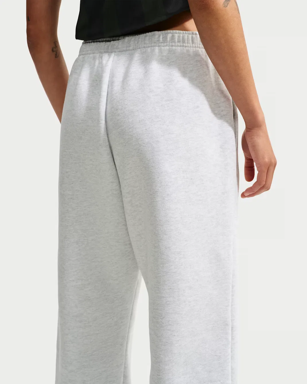 Женские брюки с высокой посадкой, свободного кроя и манжетами Nike Studio Fleece Medium Weight, Birch Heather/Black — фото 3