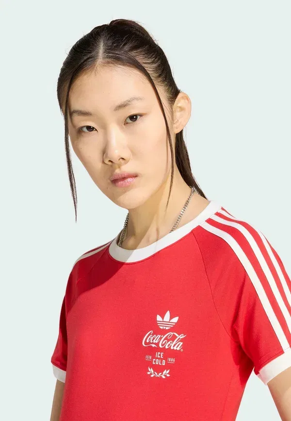 Футболка Adidas x Coca-cola с тремя полосками Adidas Originals, ярко-красный — фото 3