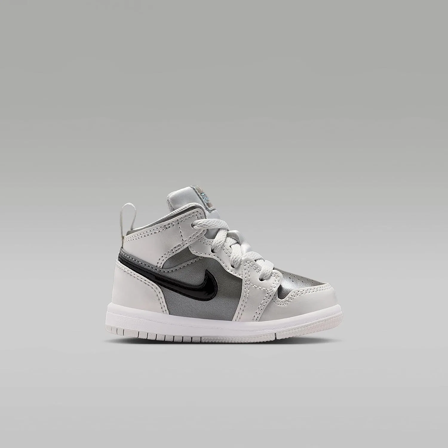 Детские кроссовки для мальчиков Jordan 1 Mid SE Nike, Photon Dust/Flat Pewter/Black/Blue Chill — фото 3