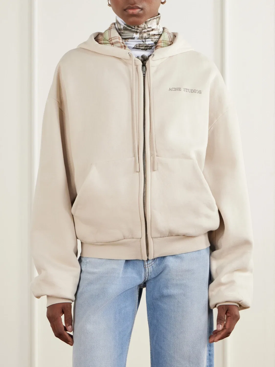 Худи на молнии из хлопка с вышивкой Acne Studios, бежевый — фото 3