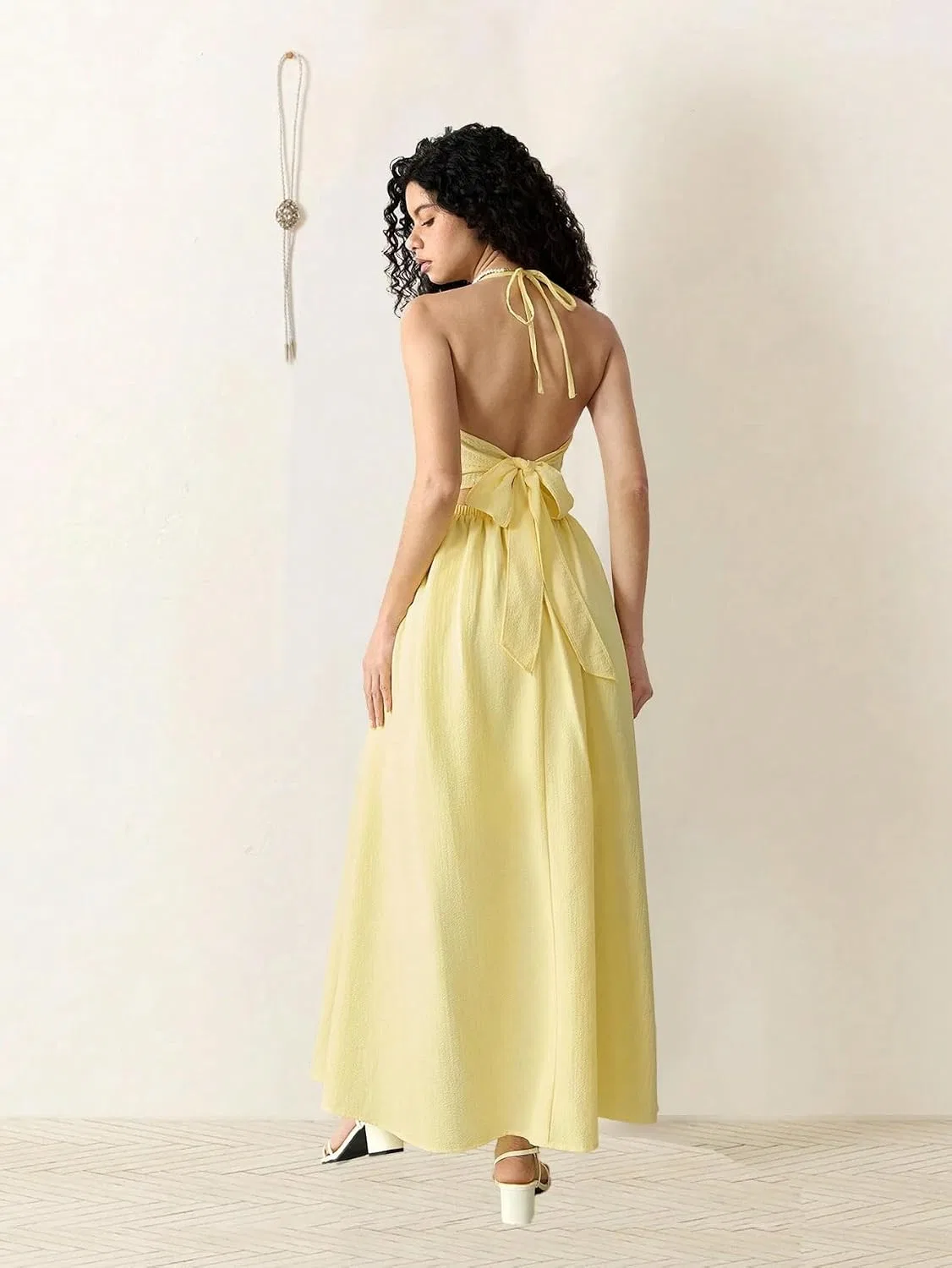 Женское длинное платье-макси на бретелях-шлейках с узлом на спине, Yellow — фото 3