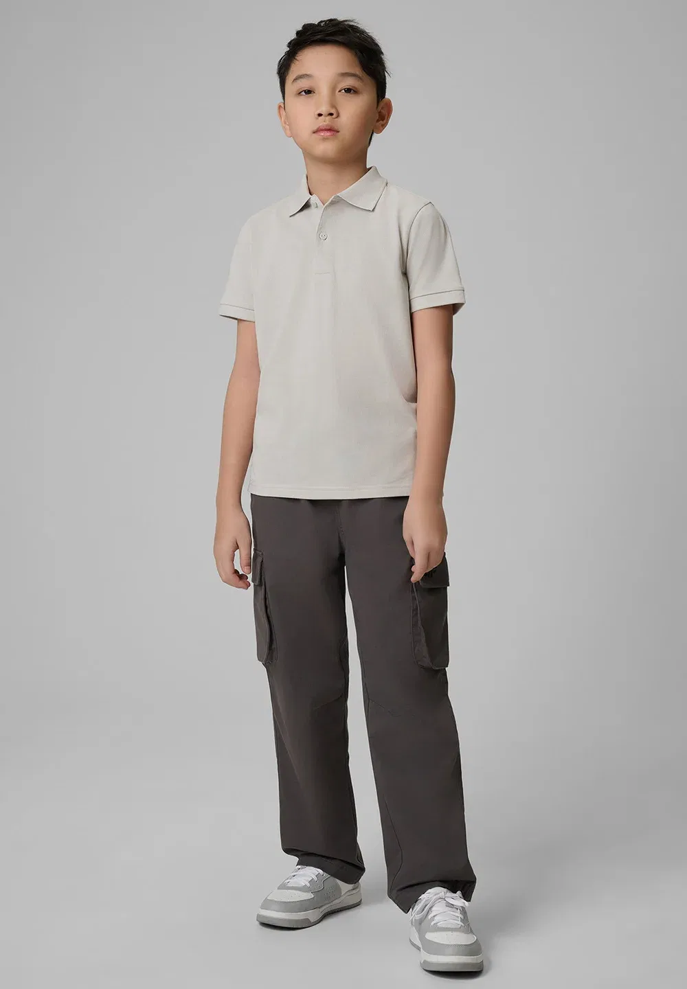 Koszulka polo Regular chłopięca - biała 140 (9-10 лат) - рубашка-поло 4F, Cold Light Grey