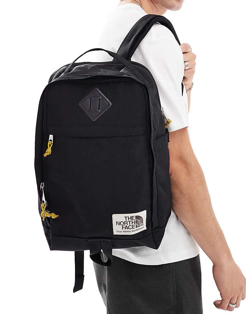 

Черный рюкзак The North Face Berkeley с контрастными молниями
