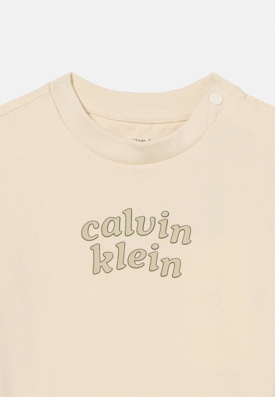 Топ Calvin Klein Jeans Regular Shirt бежевого и темно-бежевого цвета — фото 3