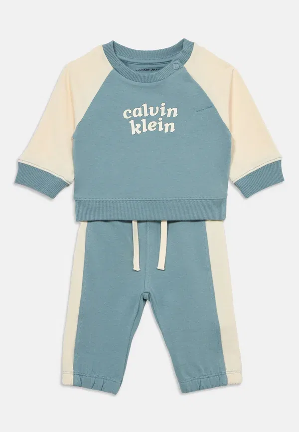 Комплект унисекс - толстовка Calvin Klein Jeans, светло-голубой