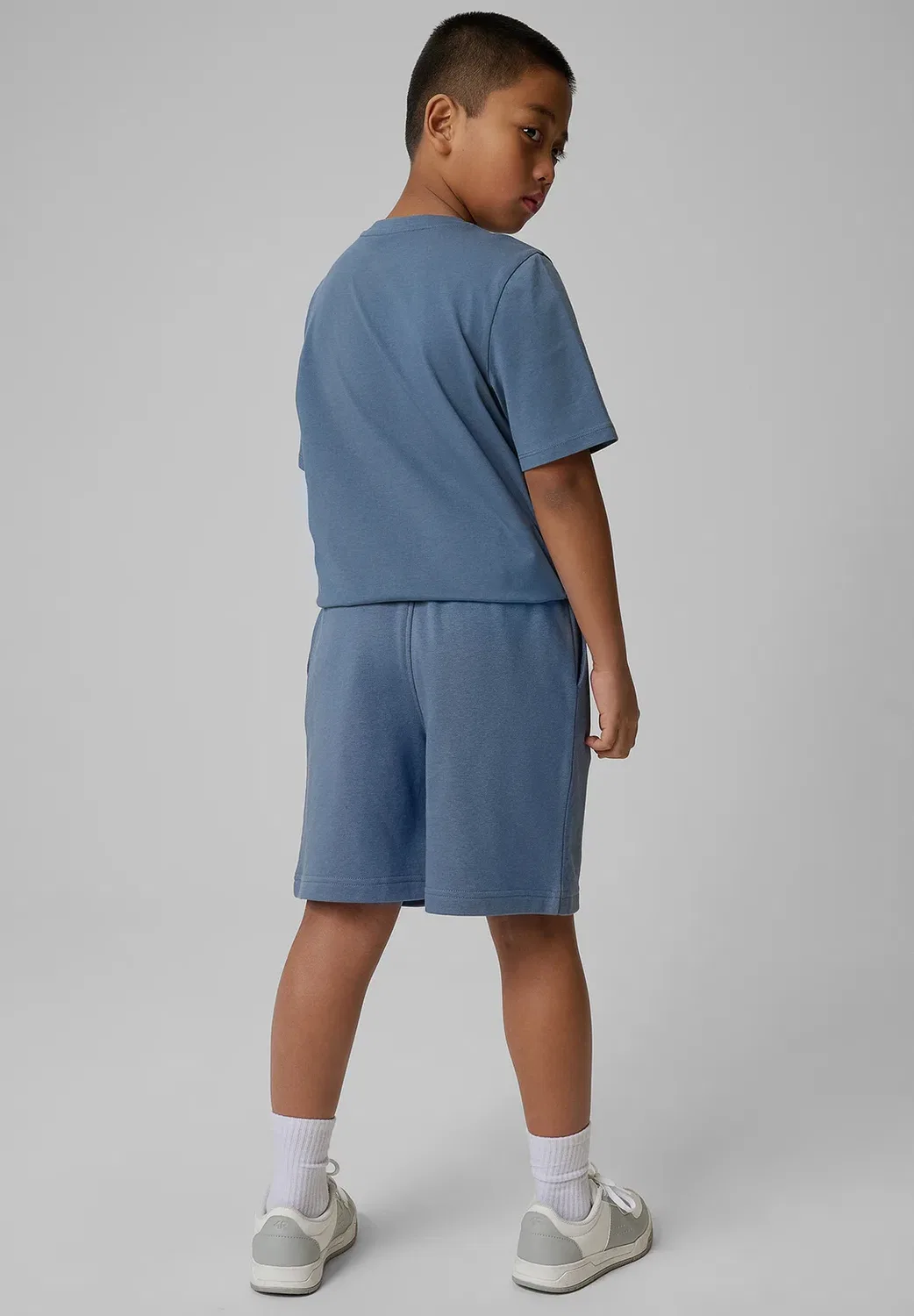 Spodenki dresowe chłopięce - niebieskie 122 (6-7 лат) - спортивные шорты 4F, Denim — фото 3