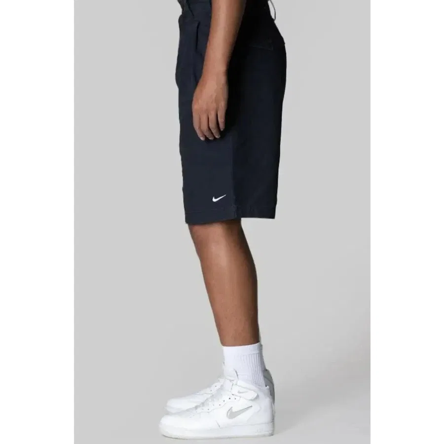 Шорты спортивные с защипами модели Life Pleated Chino Nike, Черный — фото 4