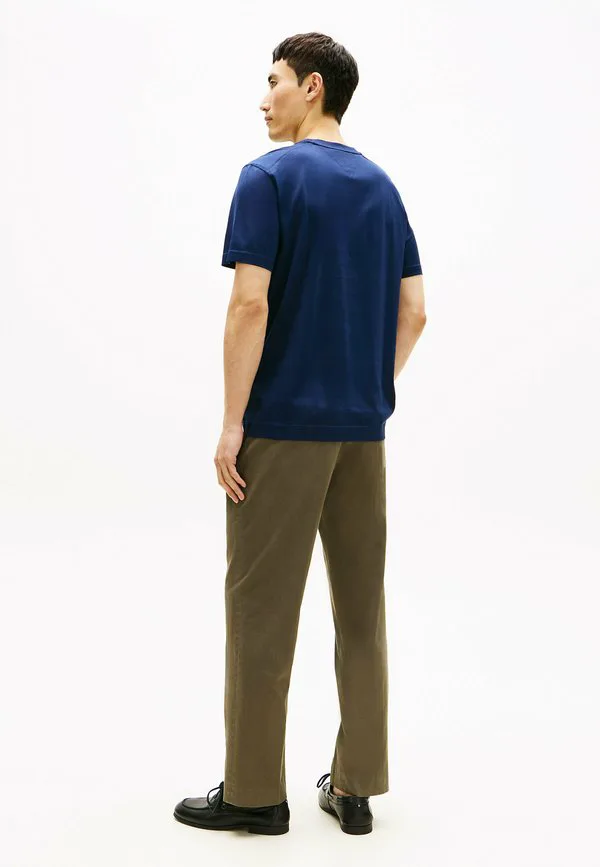 Классическая повседневная футболка с круглым вырезом в стиле smart casual Tommy Hilfiger, Navy Iris — фото 3