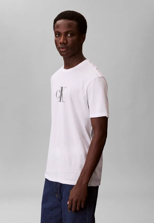 Футболка с графическим принтом в виде монограммы distress Calvin Klein, Bright White — фото 4